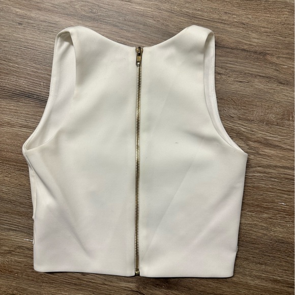 White crop top with floral lace cutout and zipper closure by Design Lab - Picture 2 of 3